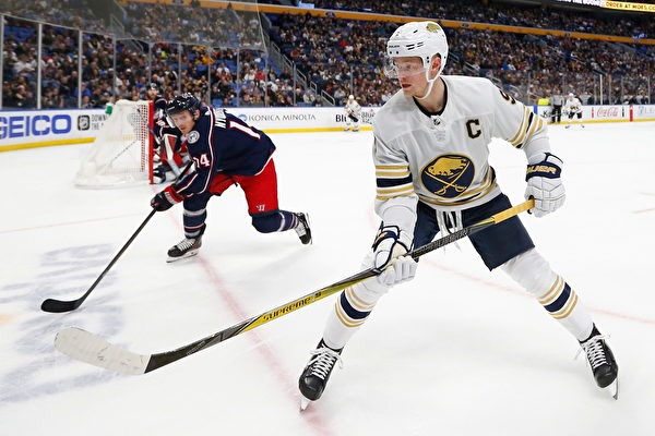 西部排名如下 湖人绝杀步行者排名第4 快船上升第6 太阳第10